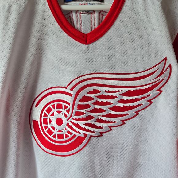 Vintage CCM Sergei Fedorov Detroit Red Wings Officially Licensed Sewn Jersey MED - Picture 6 of 10